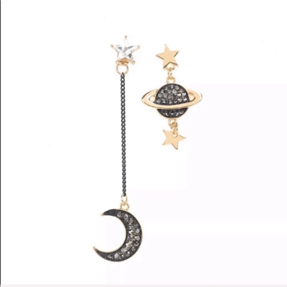 Stunning Moon Stars Geometric Earrings - Picture 4 of 5